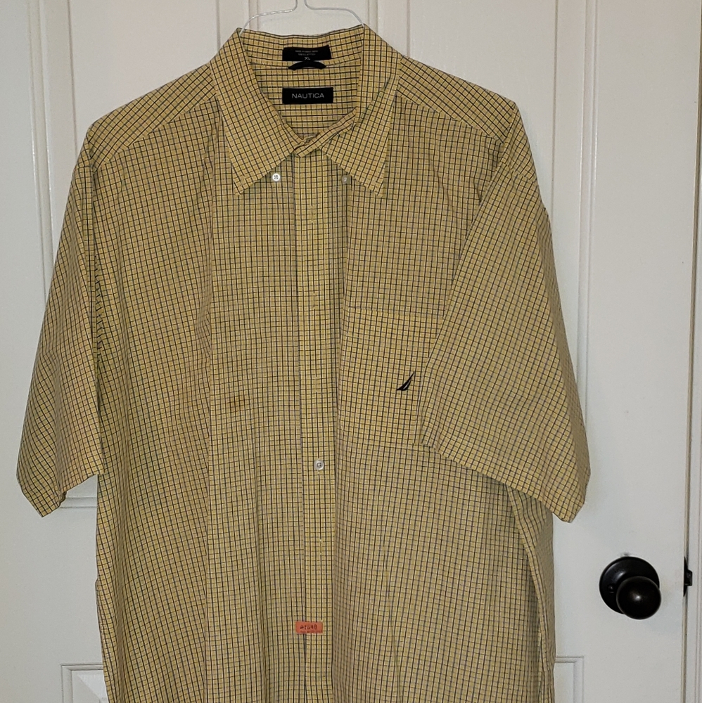 Nautica Men's short sleeve button down collared shirt, sz XL, yellow/navy plaid